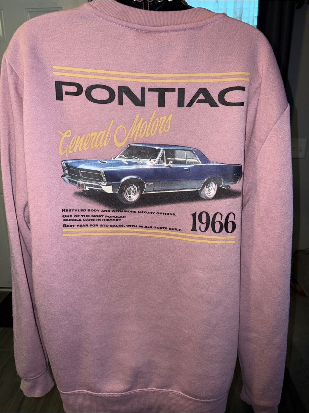 Pontiac General Motors 1966 Graphic Sweatshirt - Pink Large
